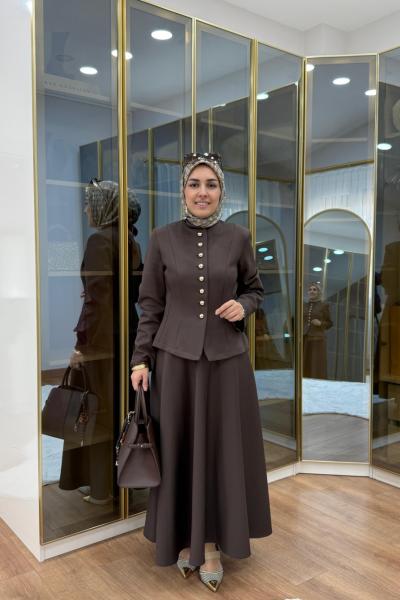 Kulp Detaylı Astarlı Etekli Takım Kahverengi