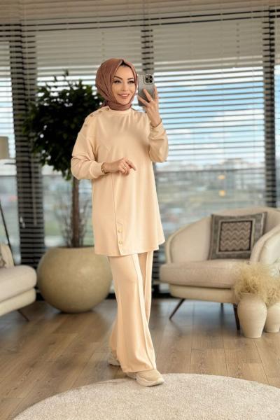 02-1972 Sol Omuz Ve Etek Ucu Düğmeli Takım Bej