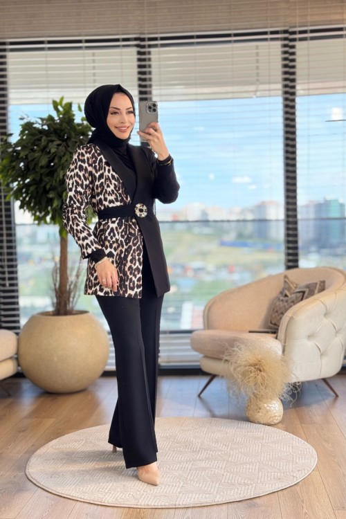 02-2447 Sol Tarafı Leopar Desenli Takım Siyah Leopar