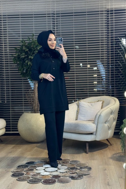 02-2687 Yakası Kürklü Patı Çıtçıtlı Takım Siyah