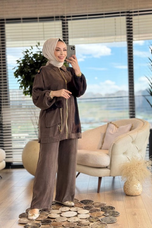 10753 Sağ Taraf Desenli Cebi Zincirli Takım Kahve