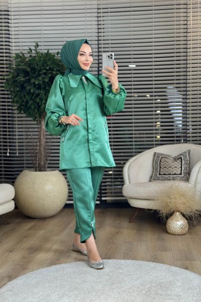 1178 Bebe Yakalı Taşlı Takım Zümrüt