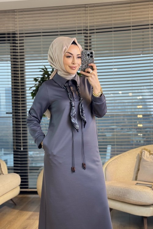 12669 Fularlı Patı Düğmeli Elbise Antrasit