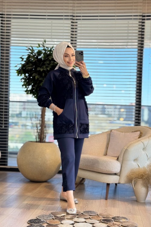 14387 Önü Sutaşı İşlemeli Takım Lacivert