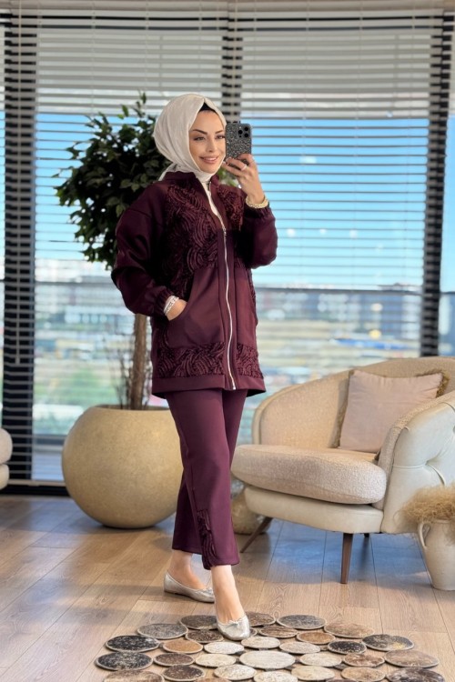 14387 Önü Sutaşı İşlemeli Takım Bordo
