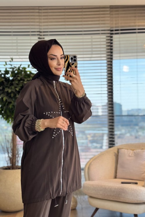 14447 Önü Büyük Yıldız Nakışlı Fermuarlı Takım Kahve