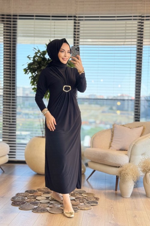1510 Önü Toka Büzgülü Sandy Elbise Siyah