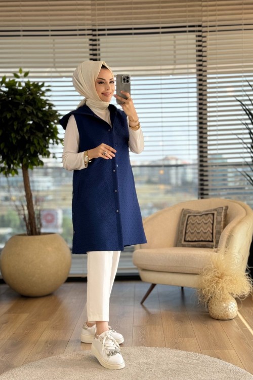 16-1098 Çiçek Kapitone Desen Çıtçıtlı Yelek Lacivert
