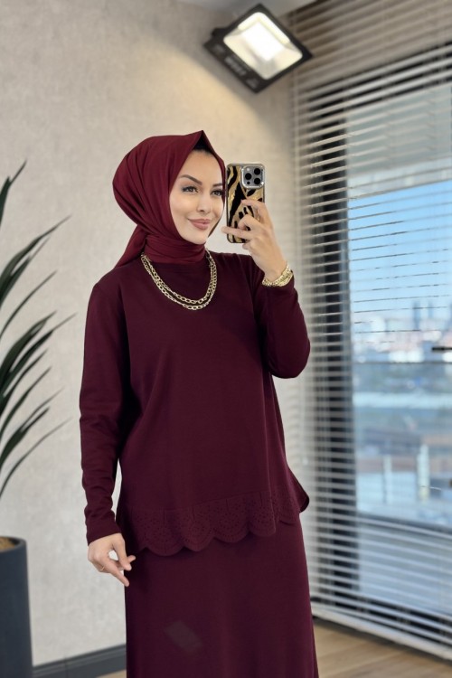 180 Etek Ucu Delik Detaylı Triko Etekli Takım Bordo