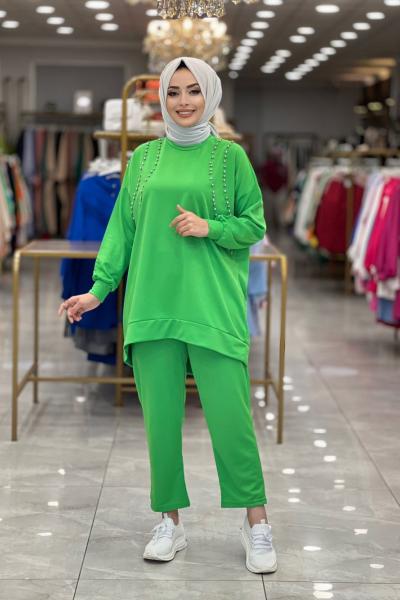 22352 Omuzları İki Sıra Taş İşlemeli Takım Benetton