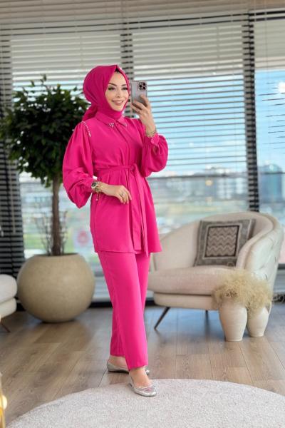 22497 Omuz Ve Yaka Ucu Taş Detaylı Takım Fuşya