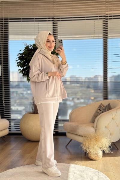 22688 Kol Ve Pantolon Yanı Düğme Detaylı Takım Bej