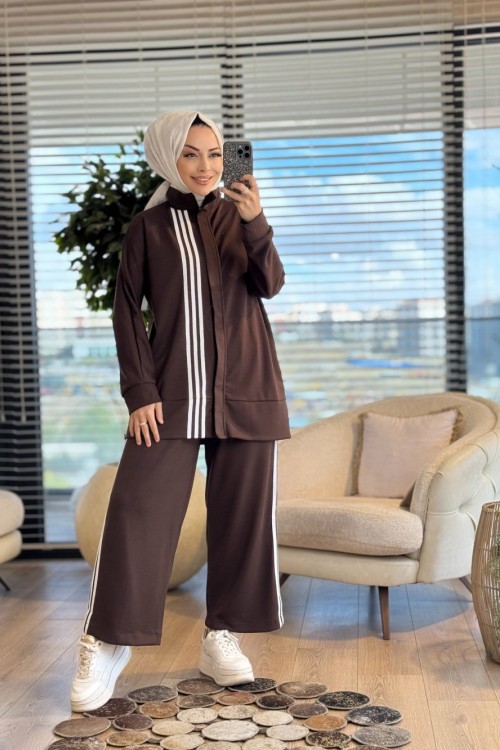22754 Ön Ve Pantolon Yanı Çizgili Takım Kahve
