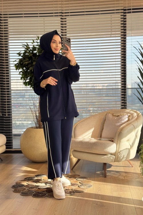 22755 Ön Kol Ve Pantolon Yanı Biye Detaylı Takım Lacivert