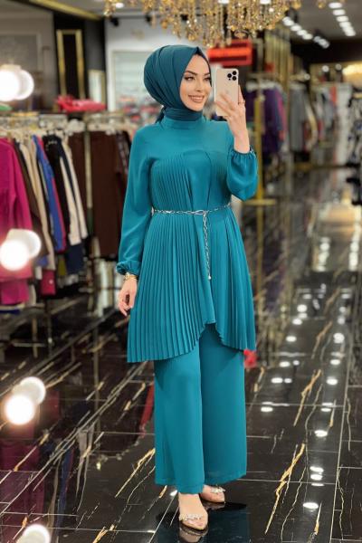 23YT616 Ön Pileli Zincir Kemerli Takım Zümrüt