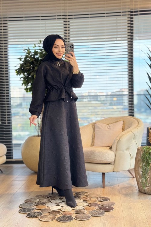 2410 Kendinden Desenli Etekli Takım Siyah
