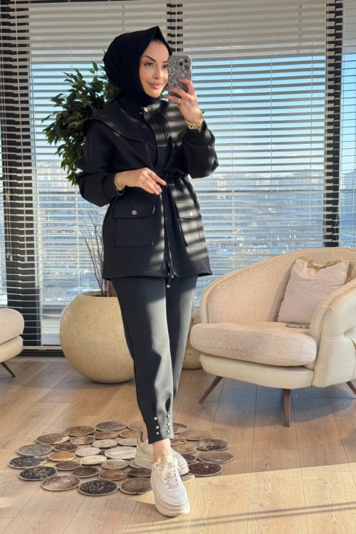 24368 Omuzu Yaka Parçalı Fermuarlı Kap Siyah