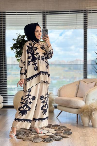 24TK100 Desenli Yarasa Kollu Takım Bej Siyah