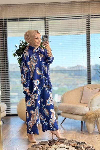 24TK477 Büyük Çiçek Desenli Takım Lacivert