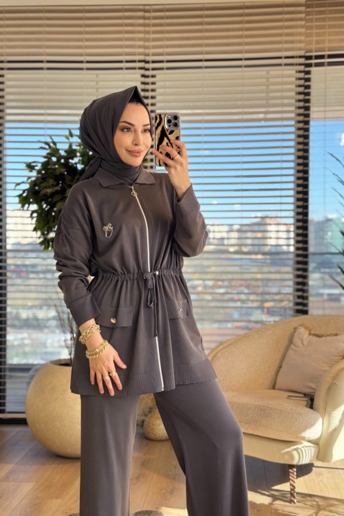 25200 Spor Fermuarlı Broşlu Triko Takım Antrasit