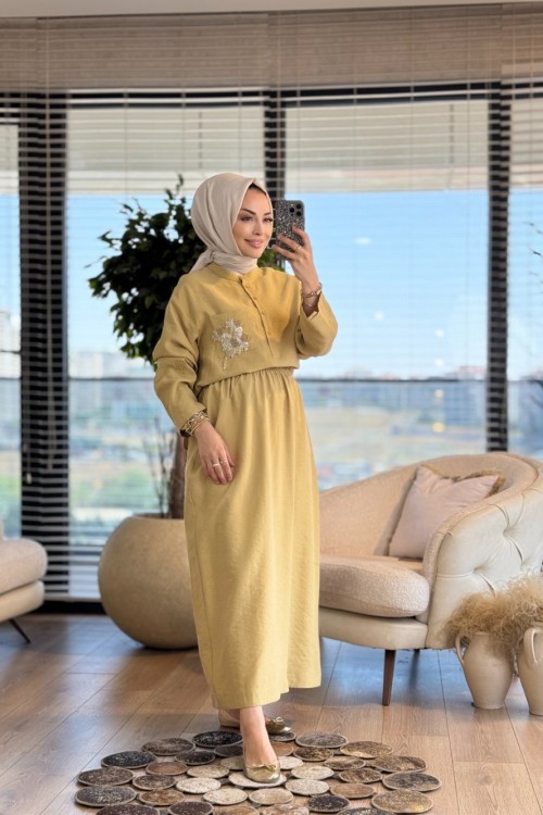 25446 Cebi Boncuk İşli Patı Düğmeli Takım Asit