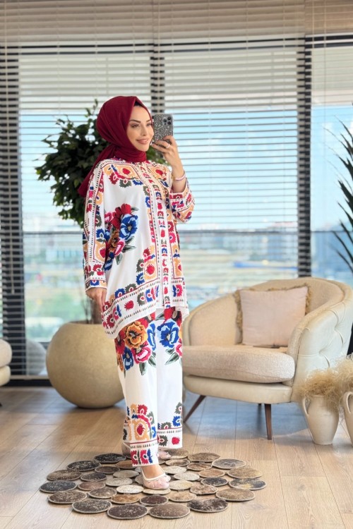 2554 Otantik Desen Takım Ekru Kırmızı