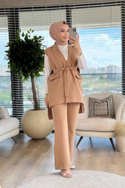 2597 Arka Pile Pelerin Detaylı Takım Latte