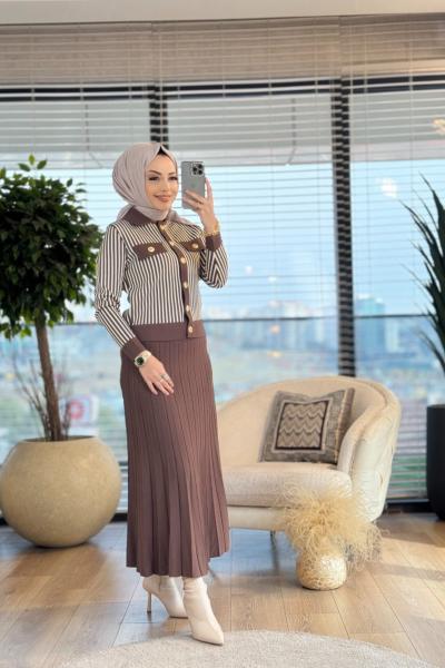 25K1316 Üst Çizgili Hırkalı Triko Etekli Takım Kahve