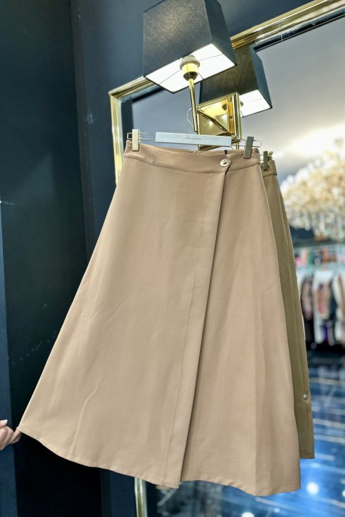 25K8001 Ön Parçalı Etek Camel