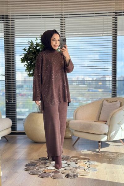 26240 Simli Triko Üstü Taş Baskılı Takım Kahve