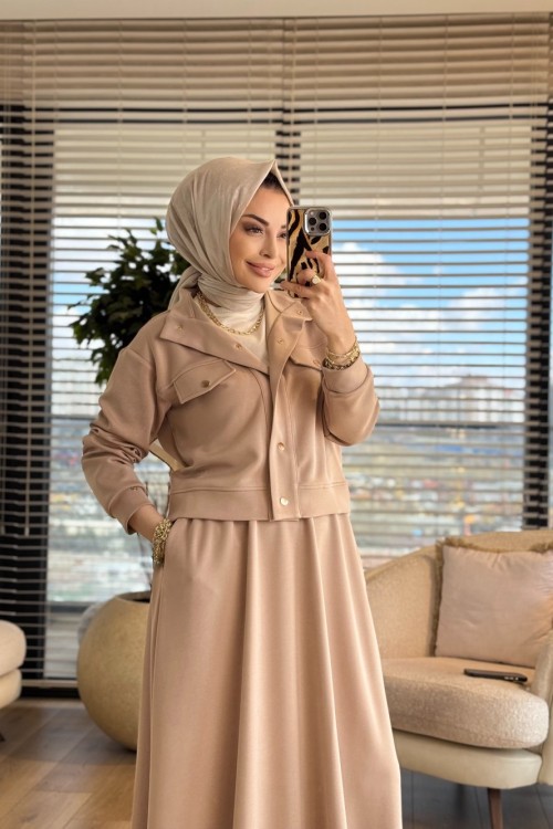 26YT604 Önü Gold Çıtçıtlı Etekli Takım Bej