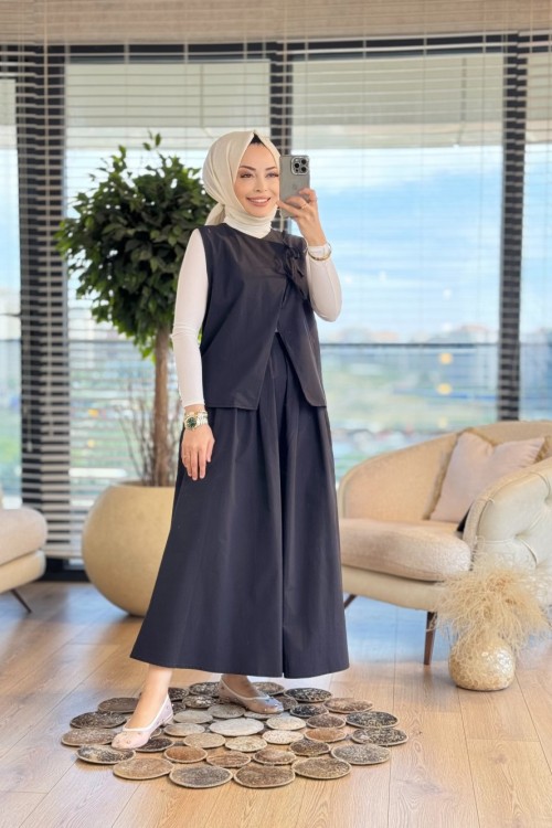 2928 Yeleği Bağcık Detaylı Etekli Takım Siyah