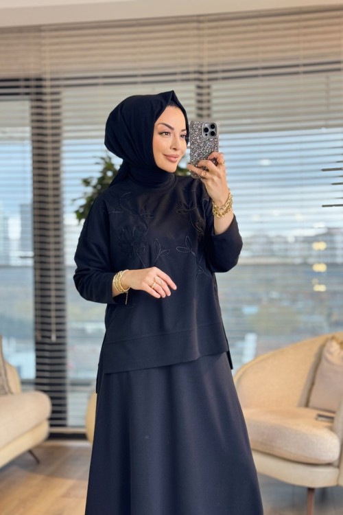 29930 Önü Nakışlı Etekli Takım Siyah