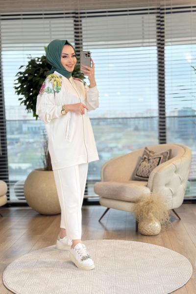 3030 Omuz Desen Ve Saçak Detaylı Takım Ekru