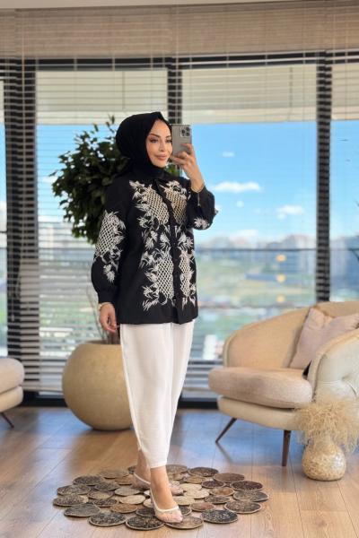 33371 Ön Kol Hasır Nakışlı Gömlek Siyah