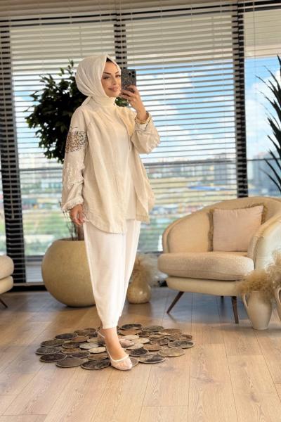 33450 Arka Ve Kolu Kelebek Nakışlı Kap Bej