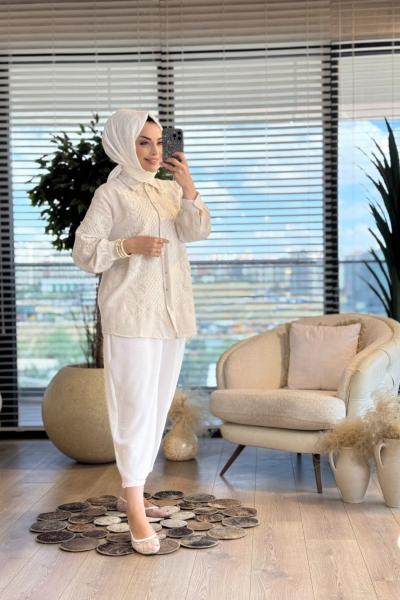 33818 Ön Ve Kolu Hasır İşlemeli Gömlek Bej