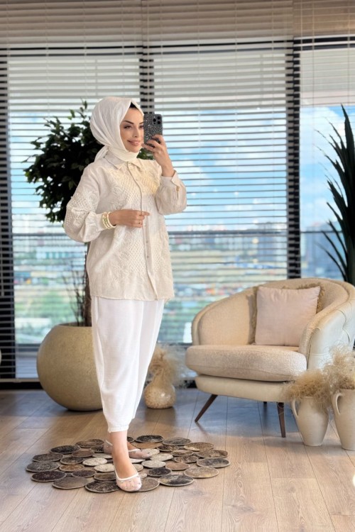 33818 Ön Ve Kolu Hasır İşlemeli Gömlek Bej