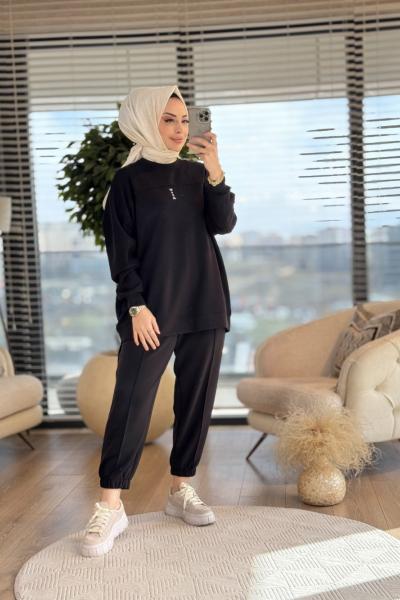 34382 Kesik Detaylı Ön Yazı Baskılı Takım Siyah