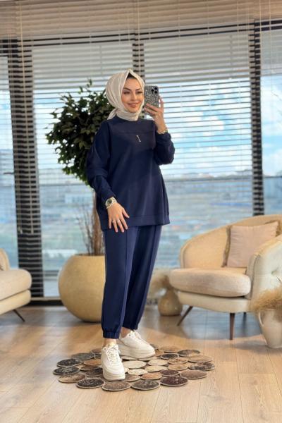 34382 Kesik Detaylı Ön Yazı Baskılı Takım Lacivert