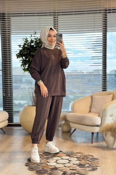 34382 Kesik Detaylı Ön Yazı Baskılı Takım Kahve