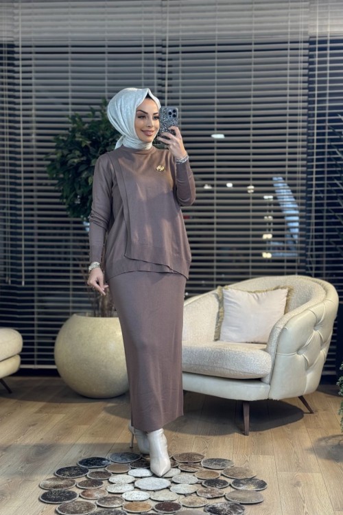 3561 Ön Parçalı Broşlu Triko Etekli Takım Vizon
