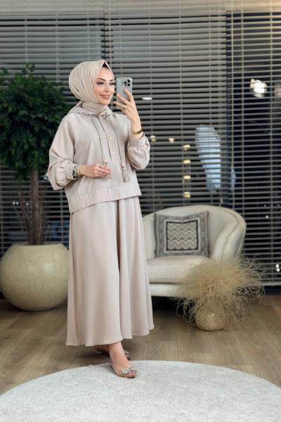 4017 Pat Düğmeli Kapşonlu Etekli Takım Bej