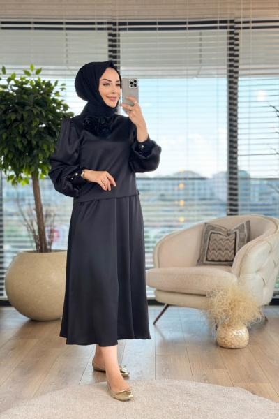 4035 Saten Ön Çiçek Broşlu Etekli Takım Siyah