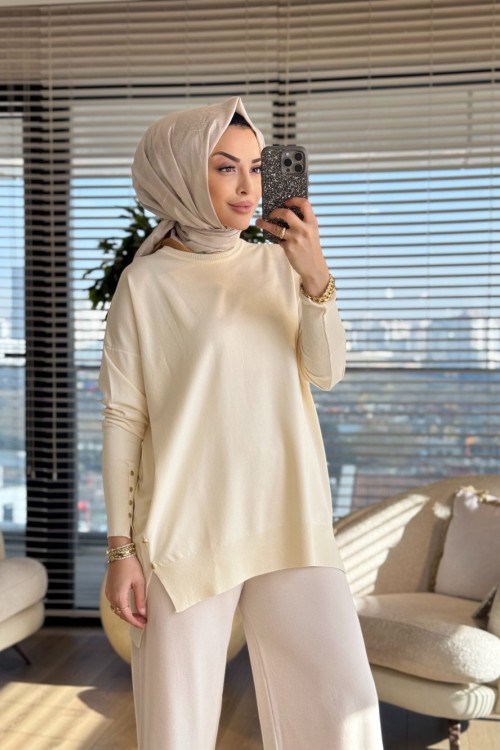 44197 Yan Ve Manşeti Düğmeli Triko Tunik Ekru