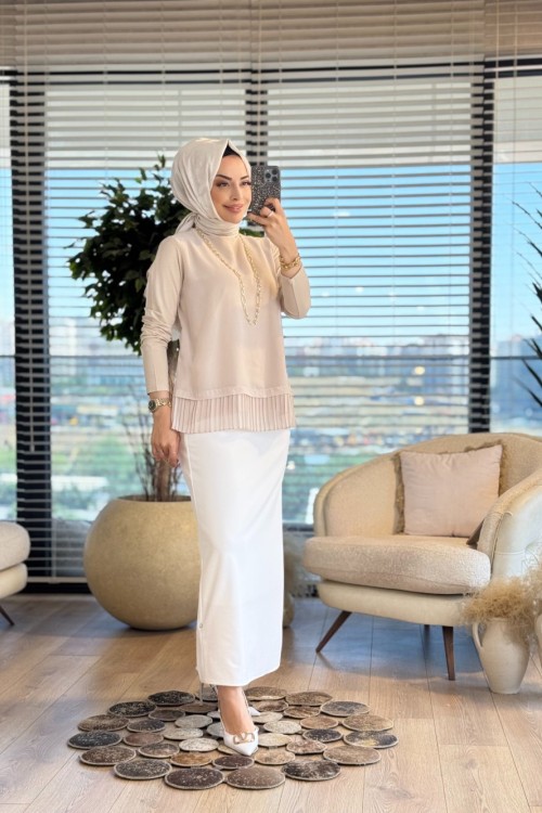 574 Etek Ucu Şifon Piliseli Bluz Bej