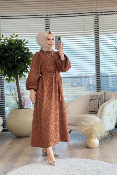 6035 Üstü Tüy Desenli Elbise Kahve