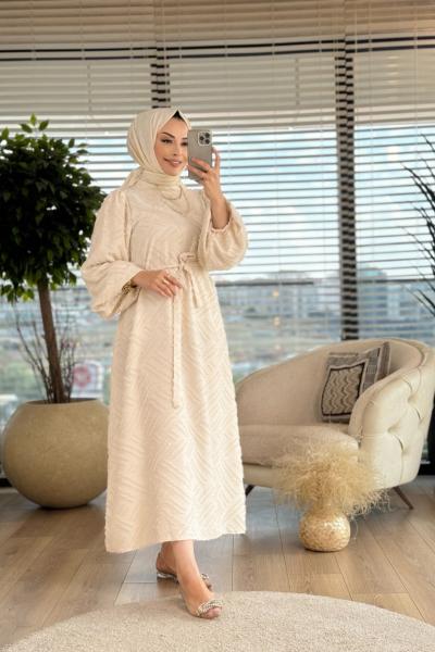 6035 Üstü Tüy Desenli Elbise Bej