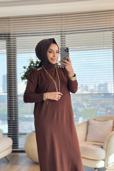 7036 Omzları İncili Vanezia Triko Elbise Kahve