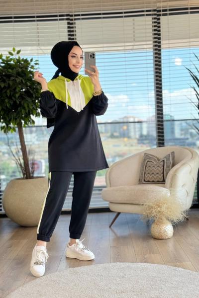 7068 Renkli Kapşonlu Takım Siyah